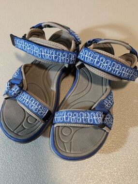 Rafters Water Shoes Sandals size 7